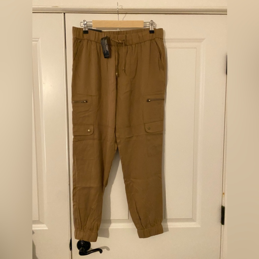NWT Banana Republic Cargo Joggers